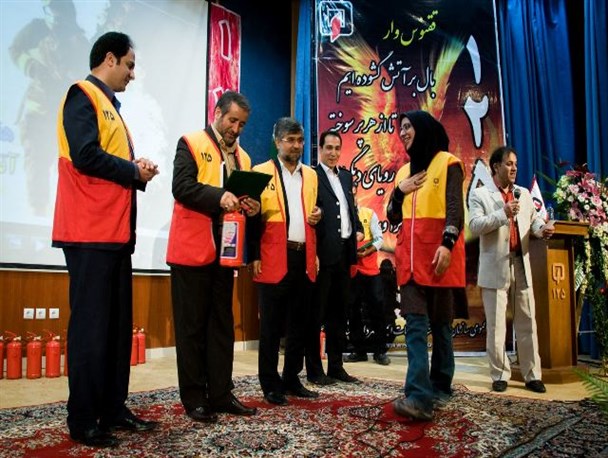 ساز و کار قانونی برای نظارت بر ایمن سازی ساختمان ها وجود ندارد/ هر خانواده یک آتش نشان داوطلب