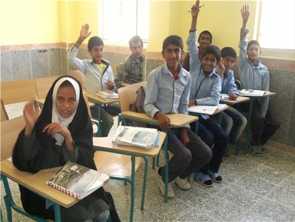 تحصیل مختلط دانش آموزان مقطع متوسطه روستای گرهون بشاگرد در یک مدرسه سه کلاسه!