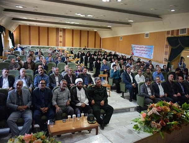 تنها راه برون رفت از مشکلات داخلی، تکیه بر تفکر بسیجی است