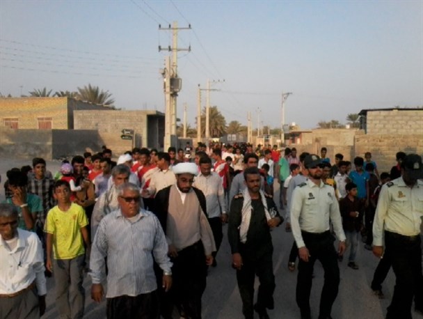 همایش پیاده روی خانواده با شرکت 2500 نفر در بندر کوهستک برگزار شد+تصاویر