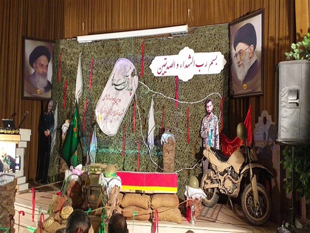اگر نتوانیم نظام و انقلاب را در فضای مجازی زنده نگه داریم ضرر خواهیم کرد