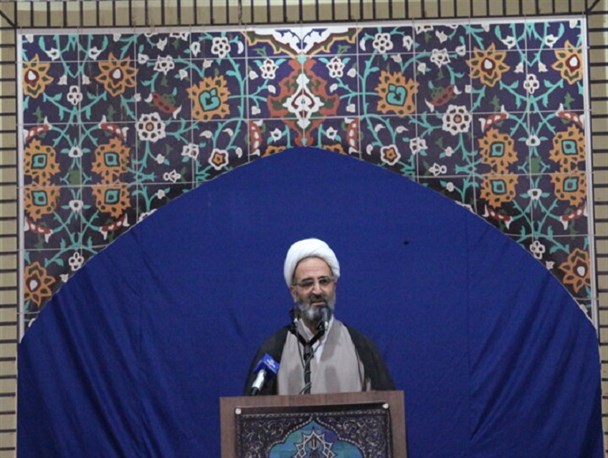 قانونمندی فضای مجازی ضروری است/ بصیرت، تنها راه نجات از توطئه دشمن است