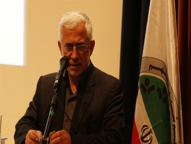 برای رشوه خواری و ویژه خواری تدابیری اندیشیده شود که افرادی نتوانند قانون را دور بزنند