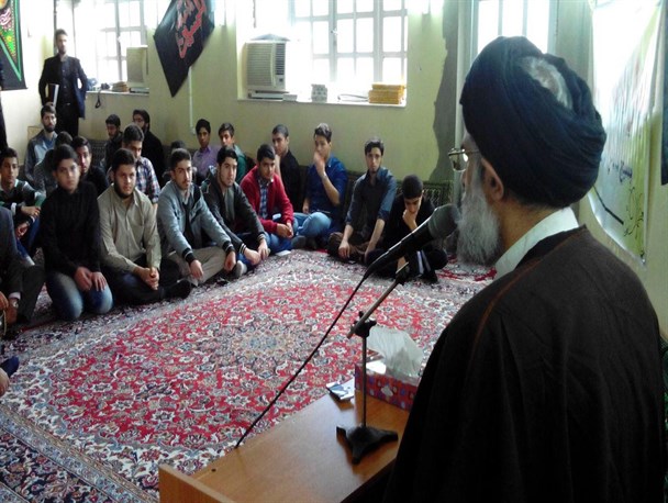 دیدار امام جمعه بندرانزلی با دانش آموزان بسیجی