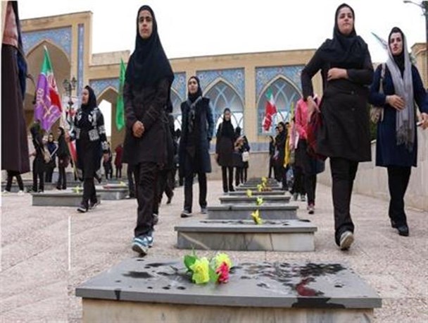 میثاق دانش اموزان بسیجی با آرمان های شهدا در بوکان