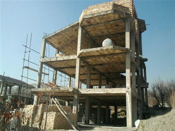 رشد فزاینده ساخت و سازهای غیر مجاز در سنندج/راهکار؛ قلع و قمع بنا یا جریمه؟!