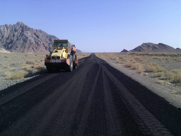 آسفالت 2 کیلومتر راه روستای آنتنی مدحوک مهرستان در قالب طرح ابرار
