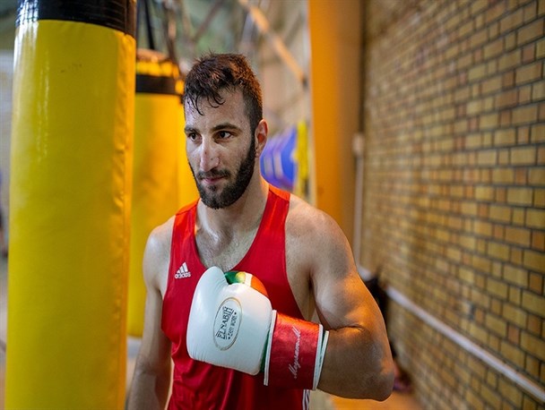 بوکس قهرمانی جهان| پیروی آسان قشلاقی در یک دقیقه/ استارت پرقدرت تایسون ایرانی