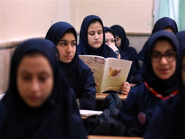 نوجوانان البرز مکانی برای تخلیه هیجانات خود ندارند/ تهاجم فرهنگی، نوجوانان را دچار بحران هویت می‌کند