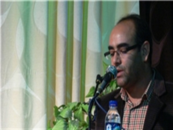 مدیریت سیاسی در دانشگاه ها باعث دور شدن دانشگاه از رسالت اصلی خود می شود