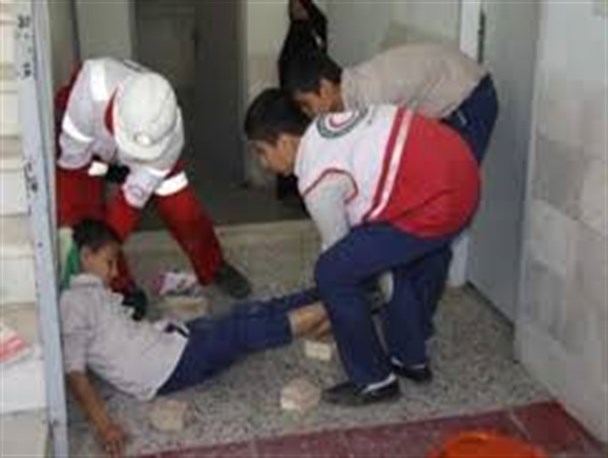 با هدف کسب آمادگی در برابر حوادث طبیعی مانور زلزله در قروه برگزار شد
