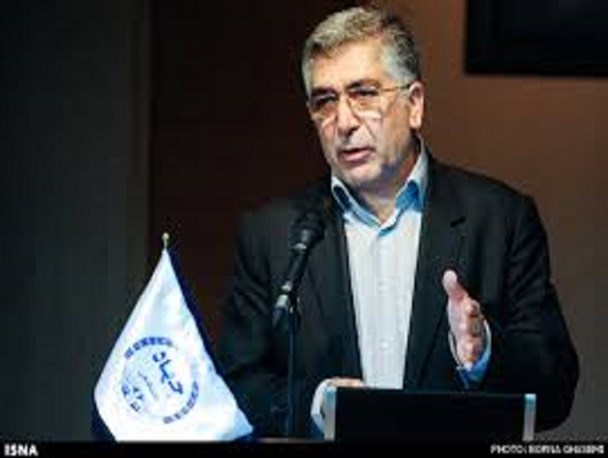 سیاست نباید در مجموعه جهاددانشگاهی وارد شود