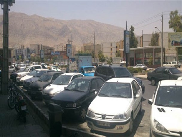 از کمبود پارکینگ در شهر تا خیابان هایی که زیر بار سنگین ترافیک گم می شوند