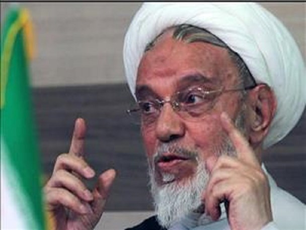 آقای هاشم زاده آیا تذکر مدام نفوذ به کشور، افراط است؟/ آیا رای ندادن به سید حسن خمینی به منزله اهل کوفه شدن است؟