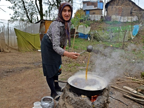 سنت قدیمی "اربه دوشاب"گیری در روستای سراش