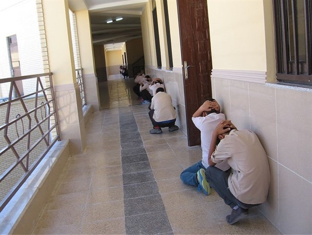 برگزاری مانور زلزله در مدارس شهرستان بستک