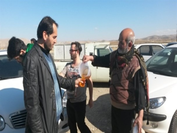 پذیرایی روزانه 15هزار نفر زوار اربعین در اسلام آبادغرب +تصاویر
