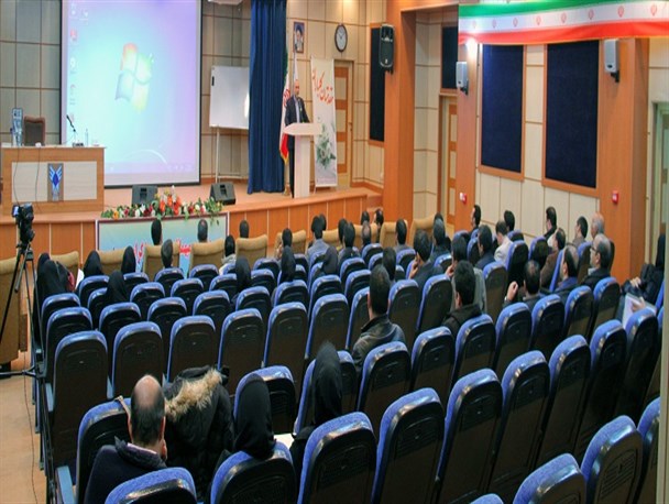 دانشگاه آزاد آماده مشارکت با شرکت های دانش بنیان و مراکز علمی