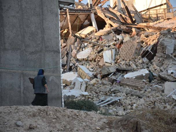 اکنون، کمک های نقدی برای خرید مصالح در راستای بازسازی منازل مسکونی زلزله زدگان نیاز است/ارسال بیش از1992 تن کمک های مردمی از استان همدان به مناطق زلزله زده در کرمانشاه