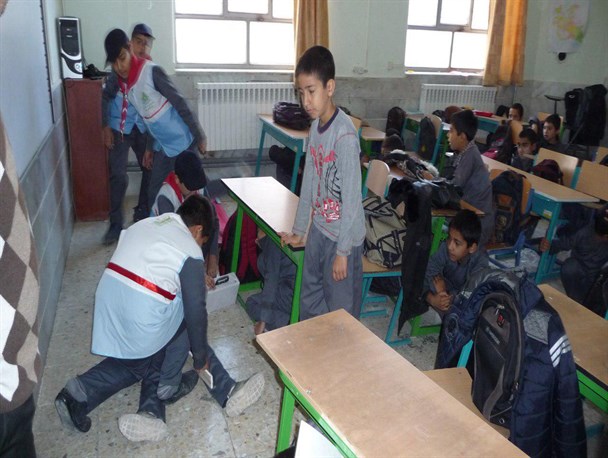 برگزاری نوزدهمین مانور زلزله و ایمنی در مدارس خلیل آباد + تصاویر