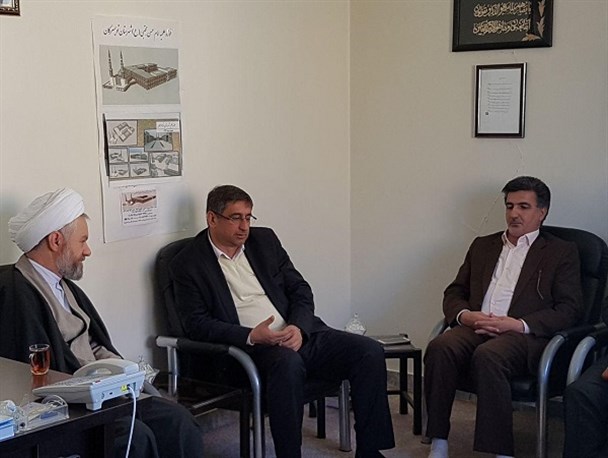 راه ایجاد اشتغال در تویسرکان و در بن بست جغرافیایی، ایجاد واحدهای صنعتی و تولیدی است