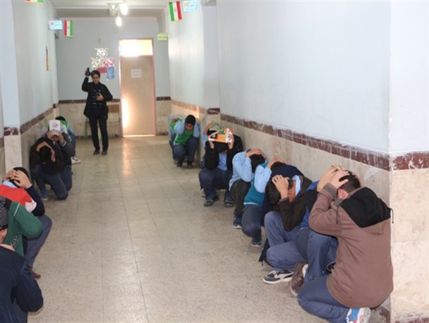 مانور سراسری زلزله در مدارس میاندوآب برگزار شد + تصاویر