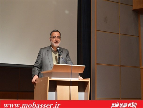 رهبری قبل از مناظره به احمدی نژاد گفته بودند که در مناظره اسمی از کسی نبرد/ رهبر انقلاب ویژگی هایی دارد که پوتین در برابر ایشان احساس کوچکی می کند