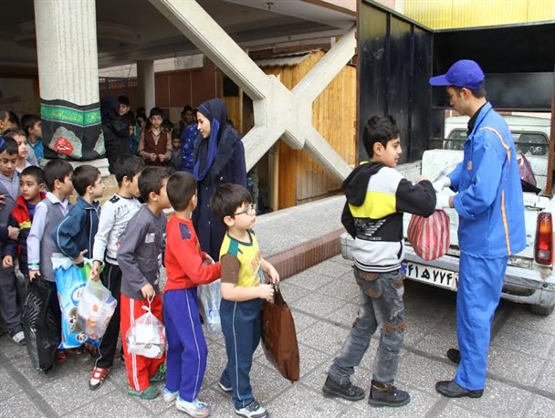 پسماند خشک ازمدارس جنوب تهران جمع آوری می شود