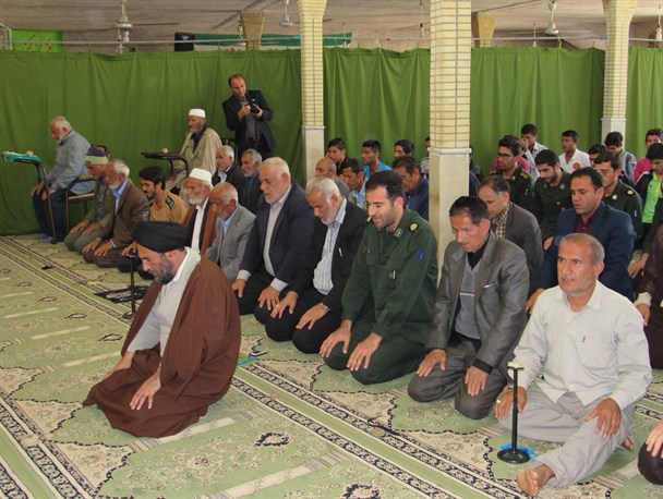 نماز وحدت با حضور مسوولان لنده ای اقامه شد+عکس