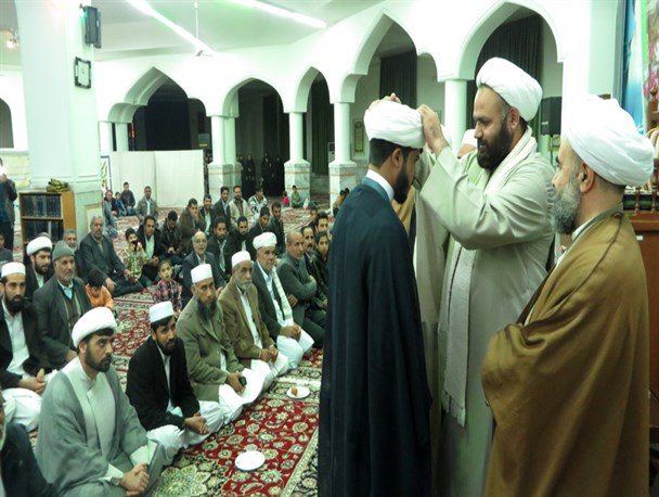 مراسم عمامه گذاری طلاب حوزه علمیه سرخس