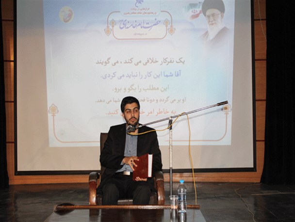 باید به فردی رای دهیم که برای نظام مقدس جمهوری اسلامی ایران فعالیت کند