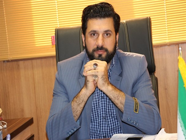 تصاویر شهدای شهرستان زینت خیابانهای شهرحاجی آبادمی شود