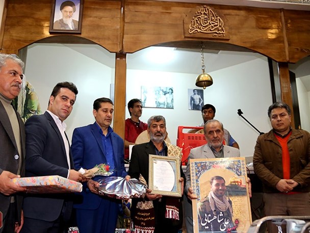 همایش تجلیل از خانواده شهید مدافع حرم "علی شاهسنایی"+ تصاویر