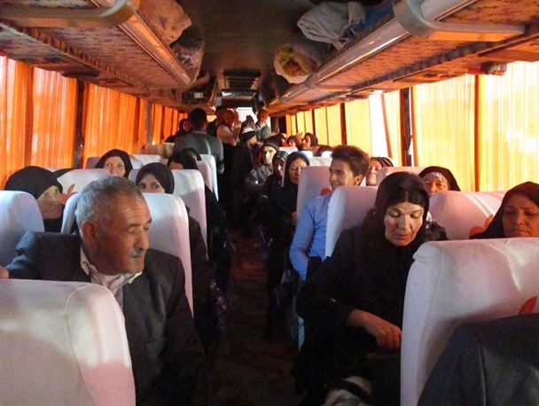 اعزام زائرین بار اولی نی ریزی به مشهد مقدس