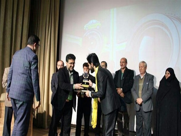 عکاسان برتر جشنواره کشوری سفیران شهر در خمینی شهر تجلیل شدند