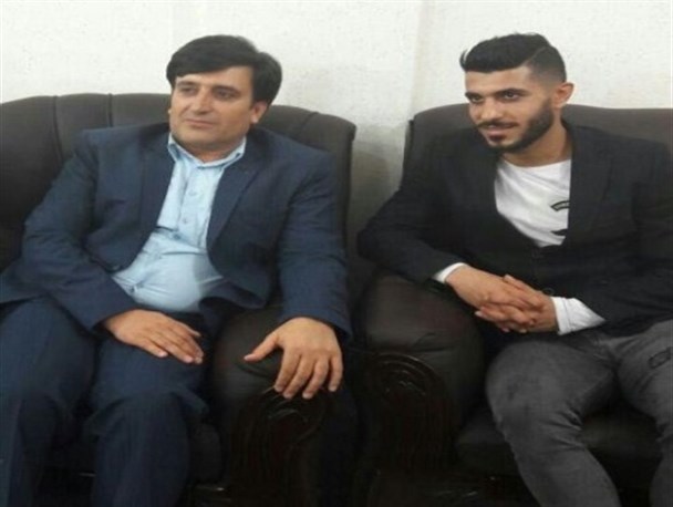 دیدار فوتبالیست خوزستانی استقلال تهران با مسئولان بهمئی+تصاویر