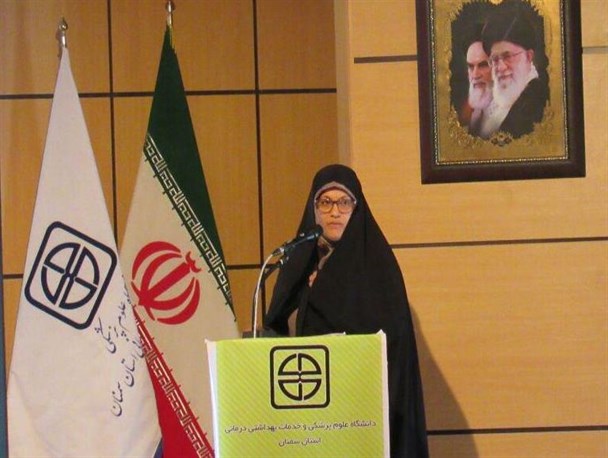 طب سنتی باید از مهجوریت خارج شود/علم پزشکی با زبان فارسی باید پایاپای باشد