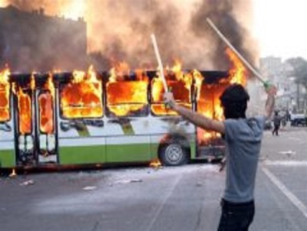 سیر حوادث سال ۸۸ نشان دهنده یک انقلاب مخملی در شرف وقوع بود/ حضور ناخواسته اصحاب فتنه در این مسیر پذیرفتنی نیست