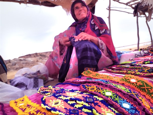 تصاویر/ سوزن دوزی هنر دست زنان بلوچ