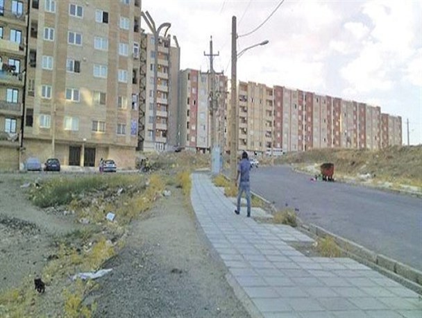 کمبود مکان‌های فرهنگی و ورزشی در مسکن مهر بروجرد/ مشکلات حاشیه شهر برطرف شود