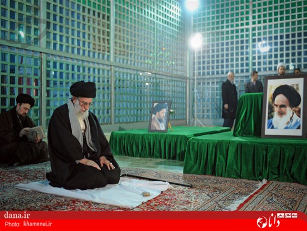 گزارش تصویری/رهبرانقلاب در مرقدمطهر امام راحل(ره)
