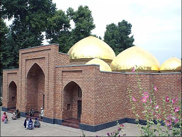 حضرت امام خمینی(ره) نواده «شاه همدان» است/ رهبر بزرگ شیعیان جهان میراث‌دار عارف برجسته جهان تشیع