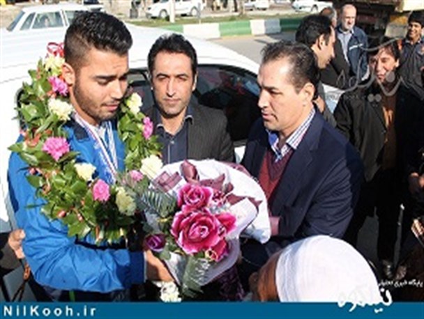 دلاور گالیکشی تیم ملی کاراته ایران به زادگاهش بازگشت / تصاویر
