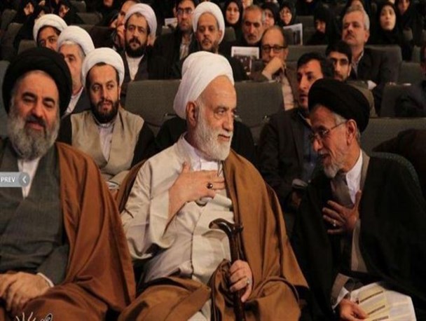 آمدن و نیامدن‌های معاون اول رئیس جمهوری تا روز قبل از اجلاس/ عِتاب جنتی به یکی از حضار با لفظ"برو آقا"/ عدم رونمایی حجت الاسلام قرائتی از تمبر اجلاس!