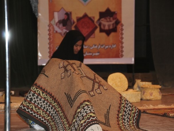 اولین همایش استانی تجلیل از دارندگان نشان ملی صنایع دستی درقاین به روایت تصویر