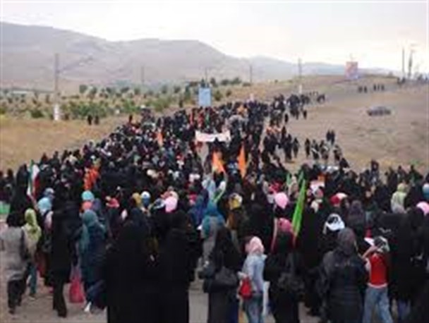 پیاده روی خانوادگی ویژه بانوان در منوجان برگزار می شود