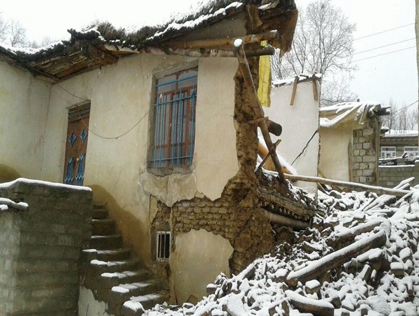 منزل مسکونی روستایی موسالان سردشت تاب و توان تحمل برف را نداشت + تصاویر