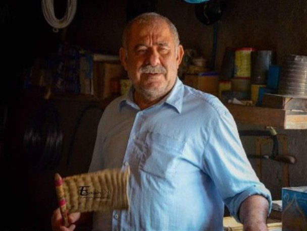 گفتگوی صمیمی با فروشنده نابینای روستای بالاجاده+تصاویر