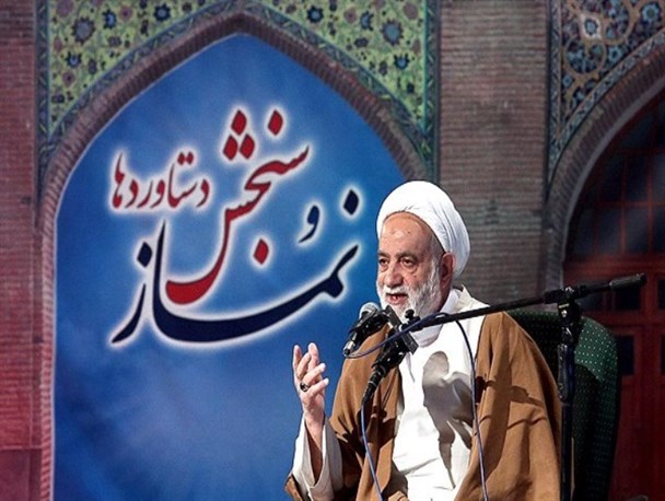 واکنش جالب استاد قرائتی در مراسم رونمایی از تمبر اجلاس سراسری نماز / عکس‌نوشت