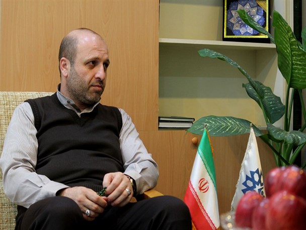 برای هر موضوعی با نهادها مشارکت نمی کنیم/تبریز در زمینه ی سرداران دیر کرده است/توقع غیرحرفه ای برخی ارگان ها برای پوشش دائمی جلسات خود